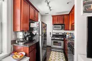 536 W Belmont Ave, Chicago, IL 60657 - Photo 9