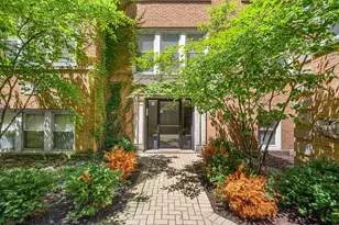 536 W Belmont Ave, Chicago, IL 60657 - Photo 3