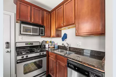 536 W Belmont Avenue #2S, Chicago, IL 60657 - Photo 11