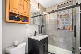 536 W Belmont Ave, Chicago, IL 60657 - Photo 17