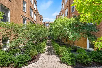 536 W Belmont Avenue #2S, Chicago, IL 60657 - Photo 1