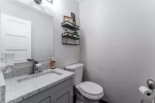 6236 Gold Cir, Hanover Park, IL 60133 - Photo 7