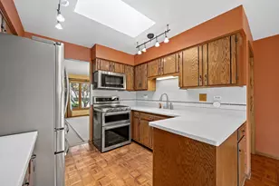 4418 Basswood Dr, Lisle, IL 60532 - Photo 5