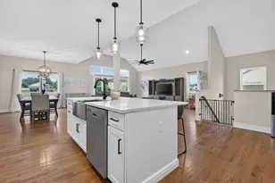 205 Wesley Dr, Peotone, IL 60468 - Photo 5