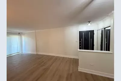 675 Heritage Drive #7-107, Hoffman Estates, IL 60169 - Photo 3