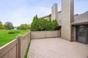8009 Wildwood Ln, Darien, IL 60561 - Photo 11