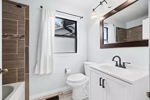 8009 Wildwood Ln, Darien, IL 60561 - Photo 9