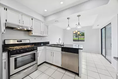 8009 Wildwood Lane, Darien, IL 60561 - Photo 5
