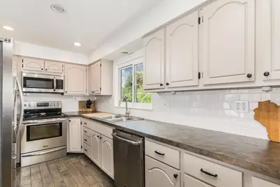 1012 Martha Street, Elk Grove Village, IL 60007 - Photo 7