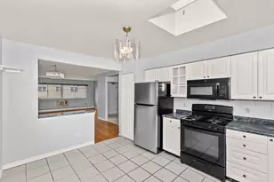 8203 Niles Center Rd, Skokie, IL 60077 - Photo 7