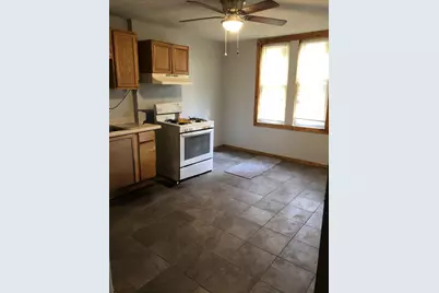 10531 S Corliss Avenue, Chicago, IL 60628 - Photo 5