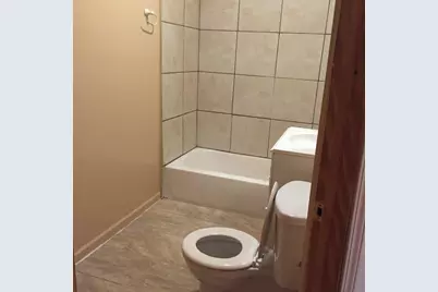 10531 S Corliss Avenue, Chicago, IL 60628 - Photo 7