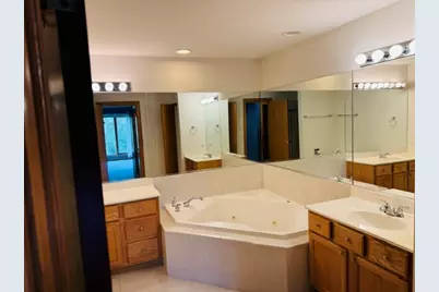 836 Wedgewood Drive, Crystal Lake, IL 60014 - Photo 23