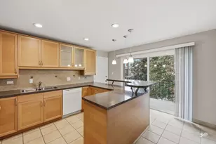 1422 Carol Ct, Palatine, IL 60074 - Photo 5