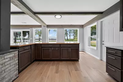 172 E Lakeview Avenue, Round Lake Beach, IL 60073 - Photo 7