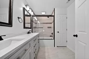 172 E Lakeview Ave, Round Lake Beach, IL 60073 - Photo 13