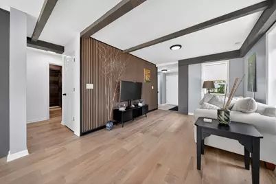 172 E Lakeview Avenue, Round Lake Beach, IL 60073 - Photo 5