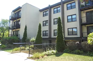 1711 W Jarvis Ave, Chicago, IL 60626 - Photo 1