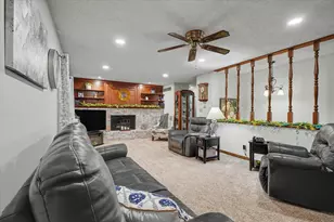 309 S 3rd St, Chatsworth, IL 60921 - Photo 7