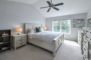 323 Fairmont Ct, Saint Charles, IL 60175 - Photo 9