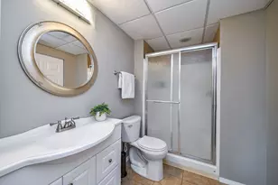 323 Fairmont Ct, Saint Charles, IL 60175 - Photo 15