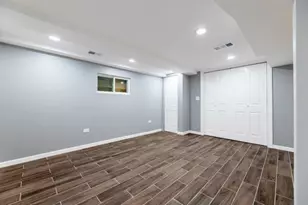 8151 S Commercial Ave, Chicago, IL 60617 - Photo 15