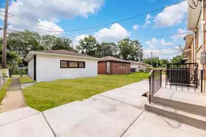 8151 S Commercial Avenue, Chicago, IL 60617 - Photo 23
