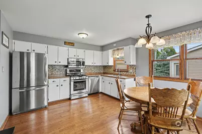12855 Crestbrook Court, Crestwood, IL 60418 - Photo 7