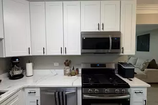201 Fairwood Dr, Bolingbrook, IL 60440 - Photo 9