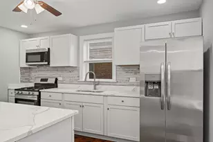 11325 S Avenue H, Chicago, IL 60617 - Photo 5