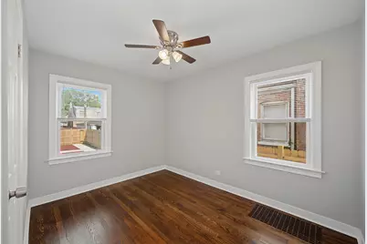 11325 S Avenue H, Chicago, IL 60617 - Photo 15