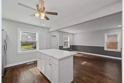 11325 S Avenue H, Chicago, IL 60617 - Photo 9