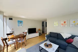 100 E Walton St, Chicago, IL 60611 - Photo 3