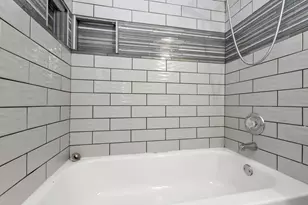 2214 Country Club Dr, Woodridge, IL 60517 - Photo 13