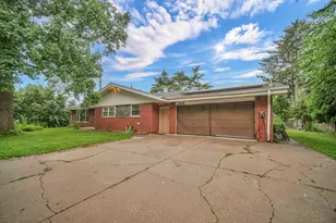 10718 S Neenah Ave, Worth, IL 60482 - Photo 3