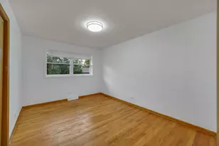 10718 S Neenah Ave, Worth, IL 60482 - Photo 17