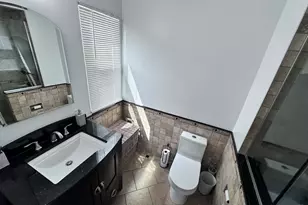 1011 Sommerset Ct, Elgin, IL 60120 - Photo 11