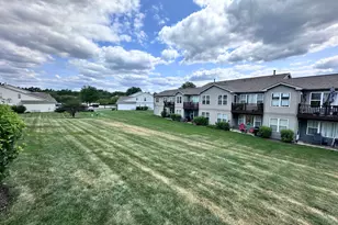 1011 Sommerset Ct, Elgin, IL 60120 - Photo 15