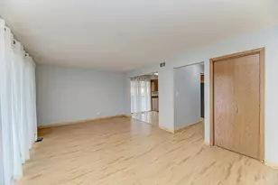 226 Manor Dr, New Lenox, IL 60451 - Photo 3