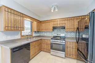 226 Manor Dr, New Lenox, IL 60451 - Photo 7