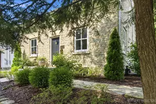 208 S 1st St, Geneva, IL 60134 - Photo 5