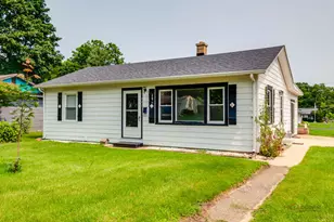 741 Franklin Ave, Winthrop Harbor, IL 60096 - Photo 1