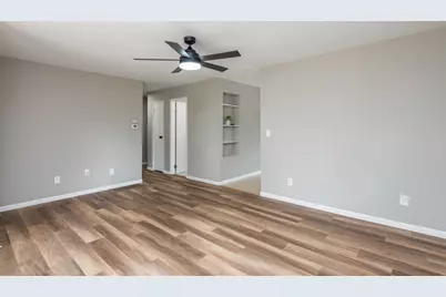 1915 Joppa Avenue, Zion, IL 60099 - Photo 5
