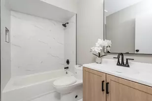 1915 Joppa Ave, Zion, IL 60099 - Photo 11