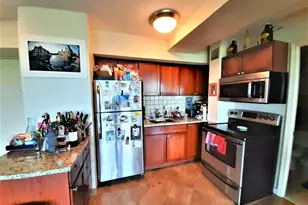 4180 N Marine Dr, Chicago, IL 60613 - Photo 3