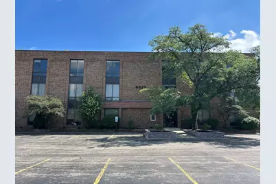 6825 Hobson Valley Drive, Woodridge, IL 60517 - Photo 9