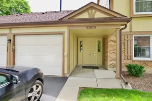 1047 Auburn Ln, Buffalo Grove, IL 60089 - Photo 1