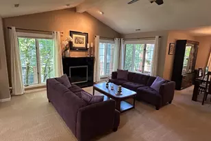 211 Village Dr, Mount Prospect, IL 60056 - Photo 3
