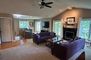 211 Village Dr, Mount Prospect, IL 60056 - Photo 5