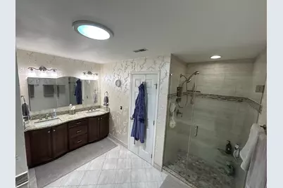 211 Village Drive, Mount Prospect, IL 60056 - Photo 13